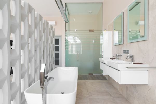 Meilleur rapport qualité-prix : comment choisir une baignoire design sans se ruiner ?